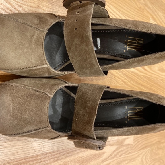 Shoes - Picture 2 of 3